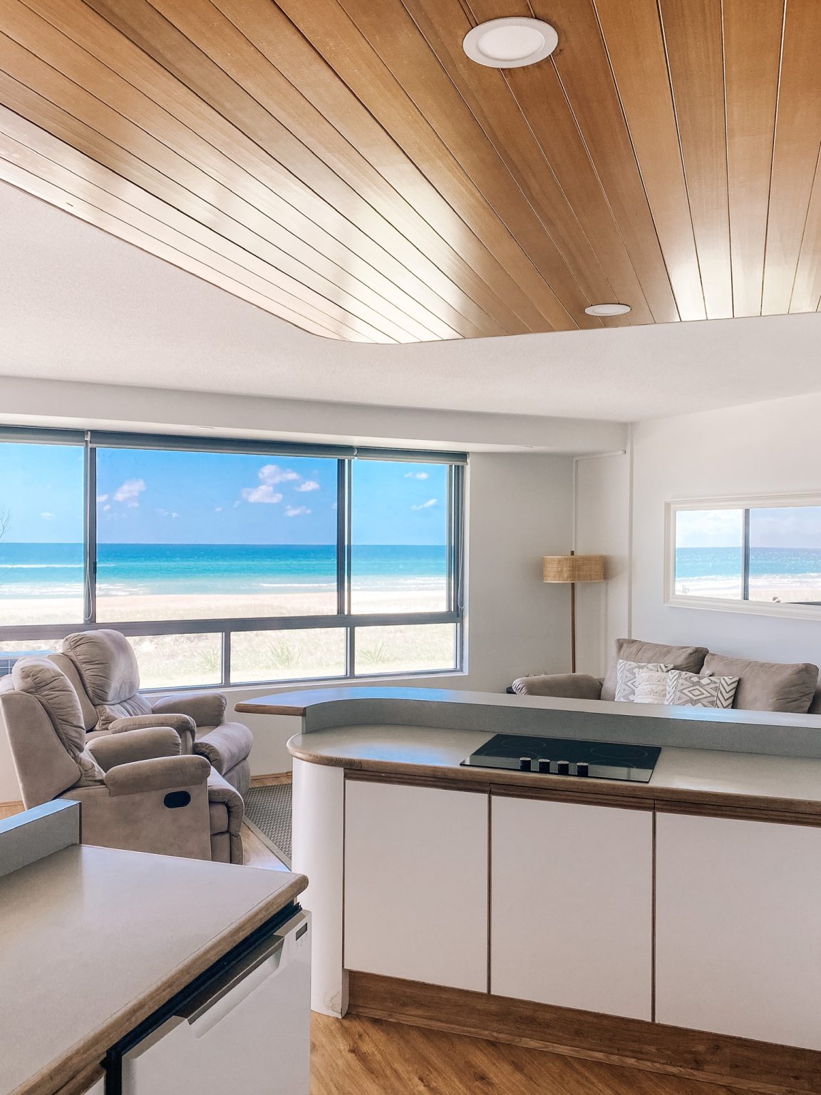 Apartment 2 Oceanside Resort